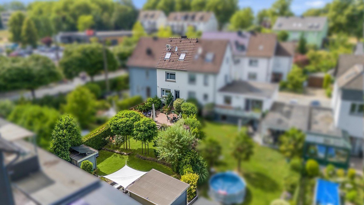 Foto Super schick und umfassend renoviertes Mittelhaus in Hattingen!