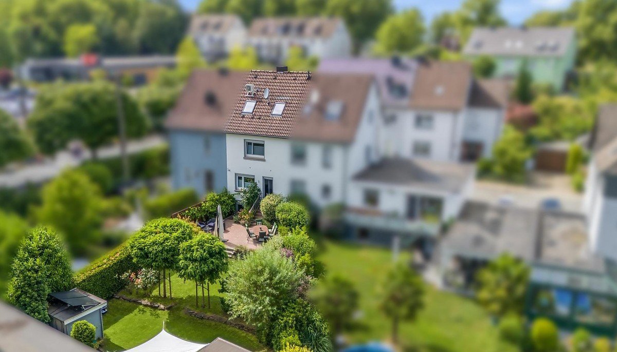 Foto Super schick und umfassend renoviertes Mittelhaus in Hattingen!
