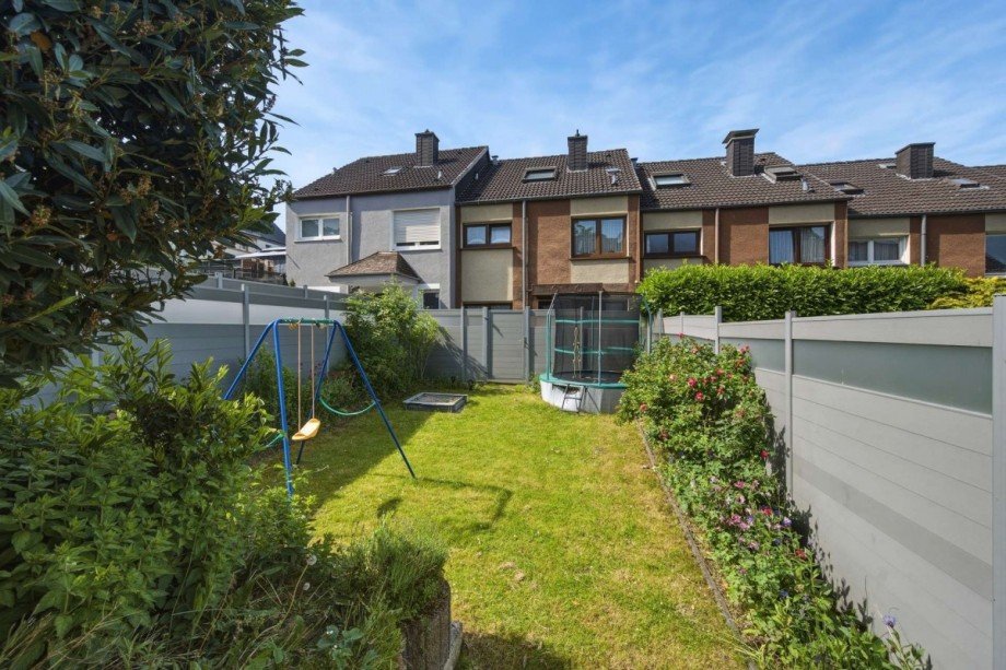mit neuer Zaunanlage Reihenmittelhaus Hagen