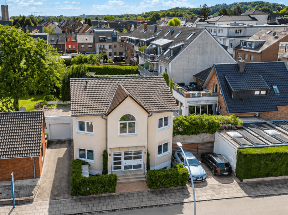Luftbild Zweifamilienhaus Frechen