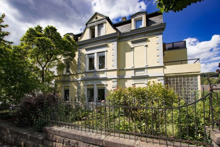 Au�enansicht Wetter Dachgeschosswohnung Wundersch�ne Altbauwohnung im Dachgeschoss einer Jugendstilvilla mit herrlich gro�em Balkon!