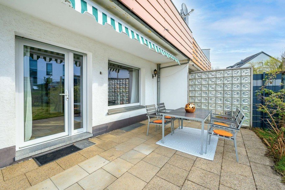 Die Terrasse mit Markise Reihenmittelhaus Dortmund