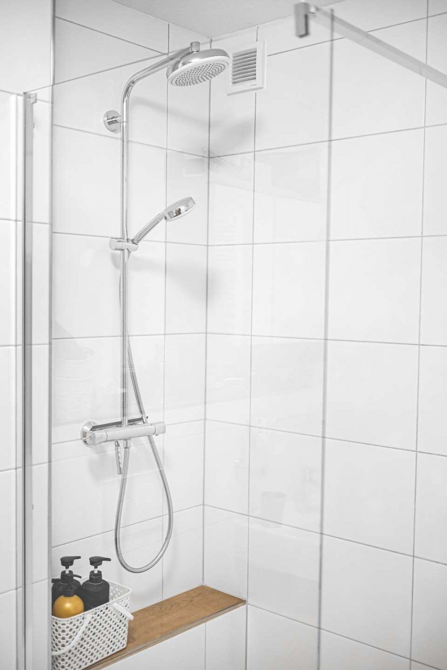 Bodennahe Glasdusche Wohnung Wetter (Ruhr)