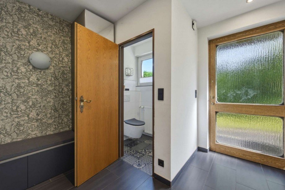 Hauseingang und G�ste-WC Reihenmittelhaus Hagen