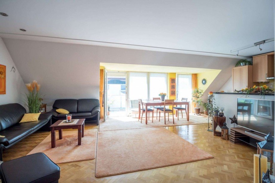 Das Wohnzimmer Dachgeschosswohnung Bochum