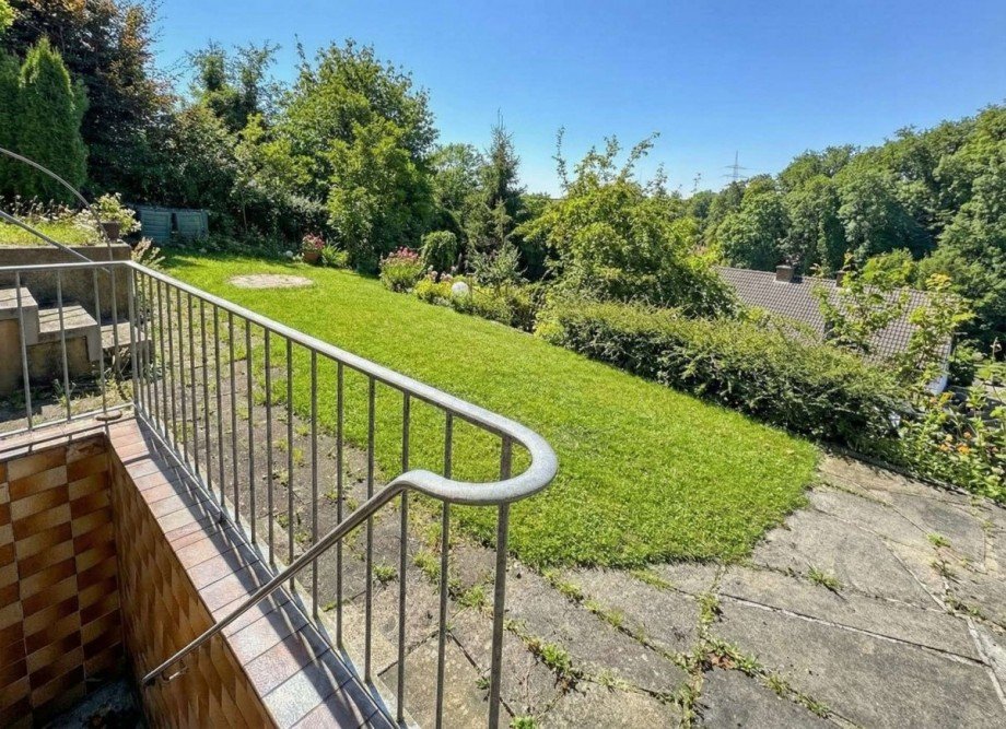 Hinterer Garten mit Waldpanorama Zweifamilienhaus Hagen