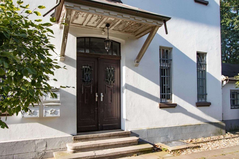 �berdachter Hauseingang Renditeobjekt Ennepetal