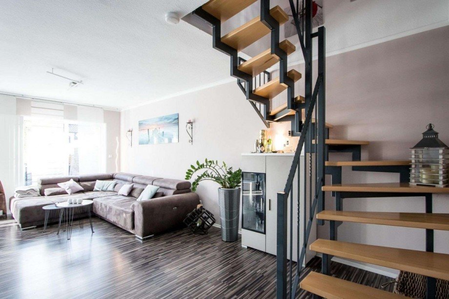 Wohnzimmer mit Harfentreppe Maisonettewohnung Herdecke
