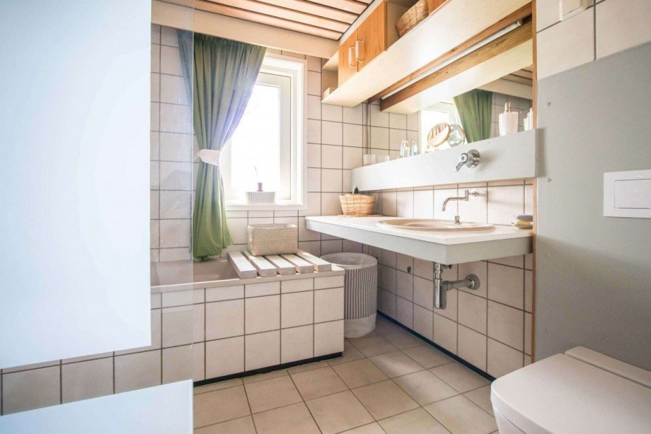 Tageslichtbad mit Wanne und Einfamilienhaus Ennepetal
