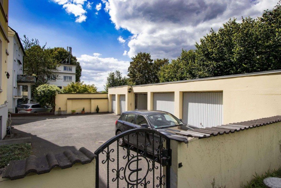 Eine Garage kann angemietet werden Dachgeschosswohnung Wetter