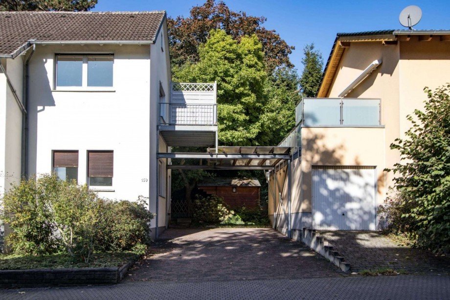 Parkm�glichkeiten mit Carport Mehrfamilienhaus Wetter