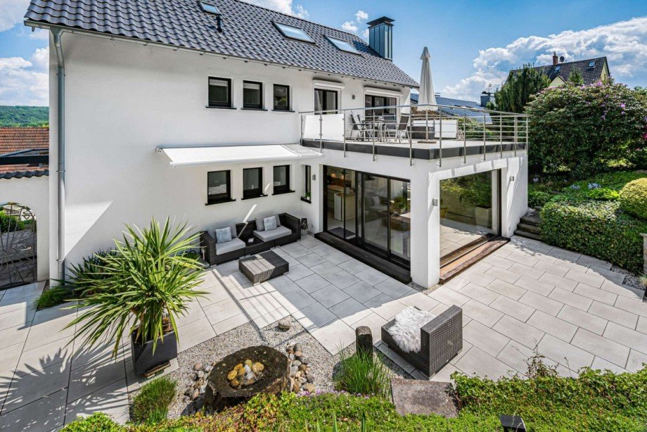 Terrasse mit Ibiza Feeling Zweifamilienhaus Wetter (Ruhr)