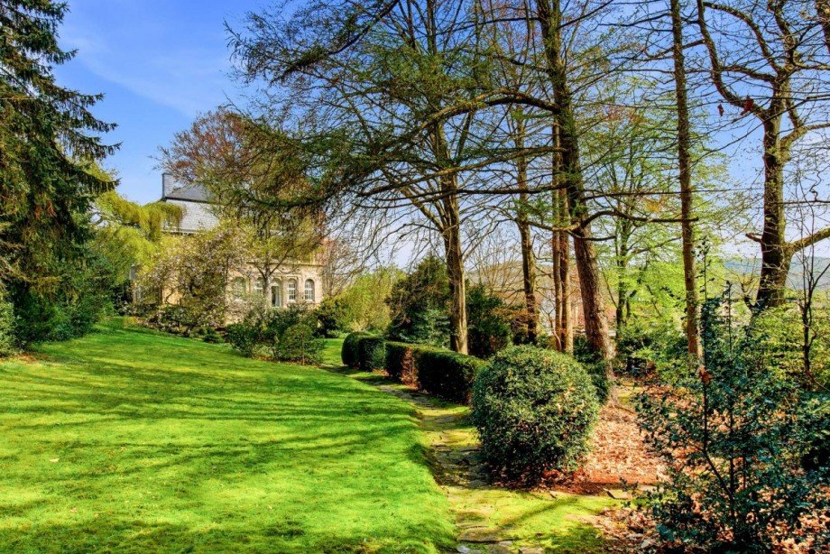 mit altem Baumbestand Villa Wetter (Ruhr)