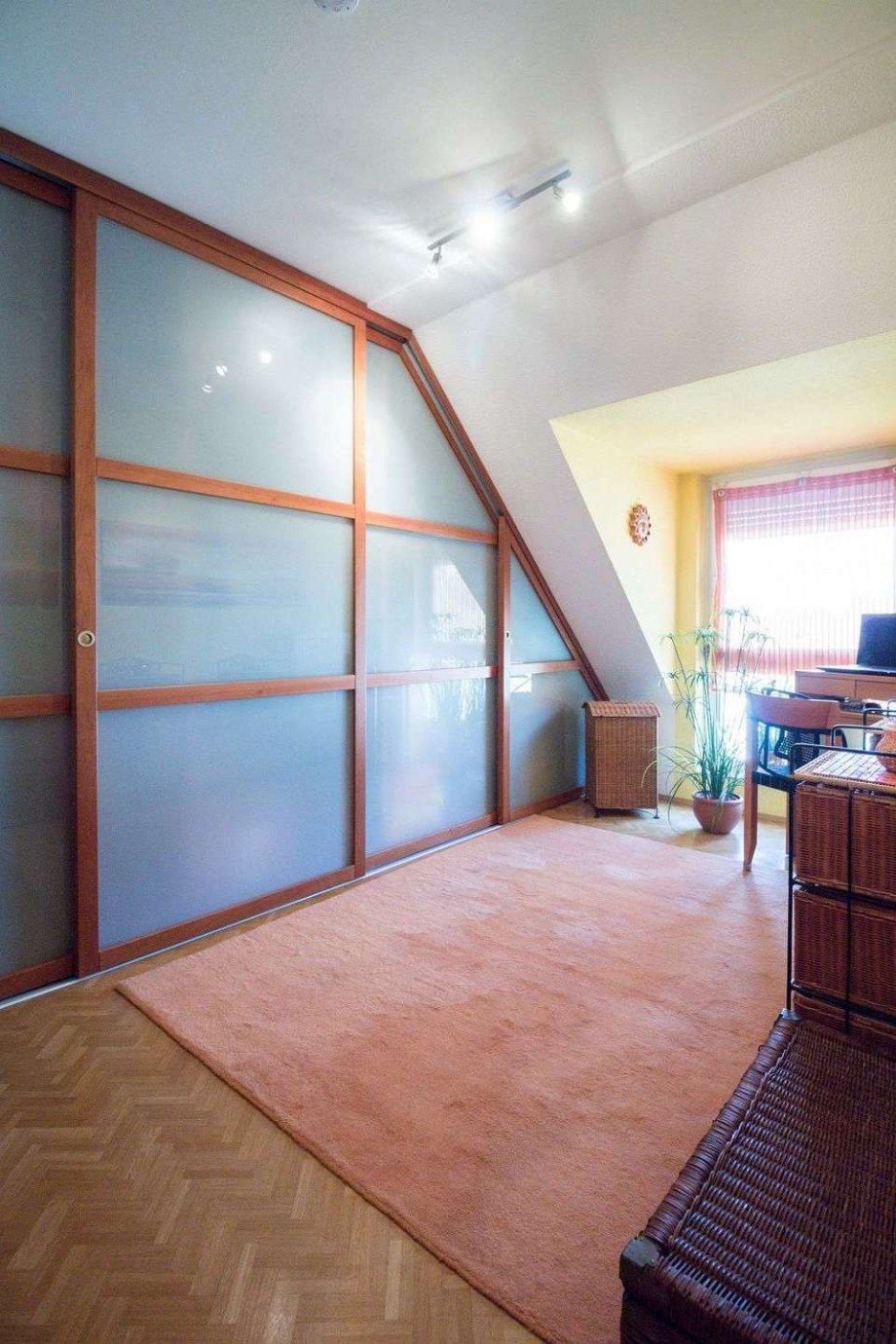 Ankleide und Arbeitszimmer der Dachgeschosswohnung Bochum