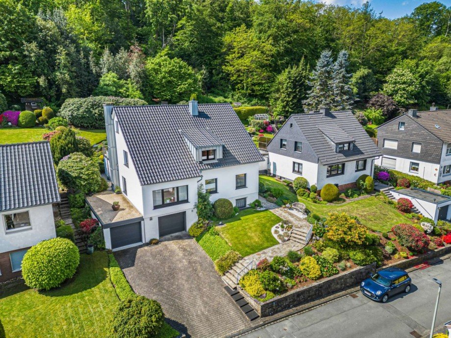 Eingangsseite Luftbild Zweifamilienhaus Wetter (Ruhr)