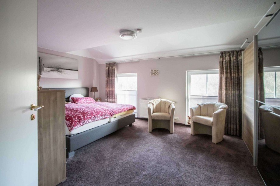 Elternschlafzimmer Doppelhaush�lfte Wetter