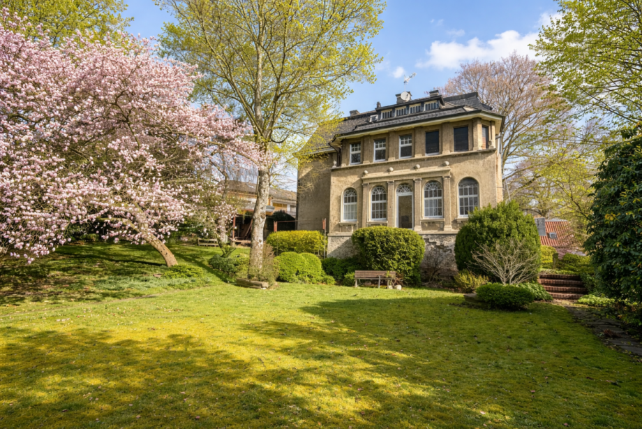 Au�en mit Magnolie Villa Wetter (Ruhr)