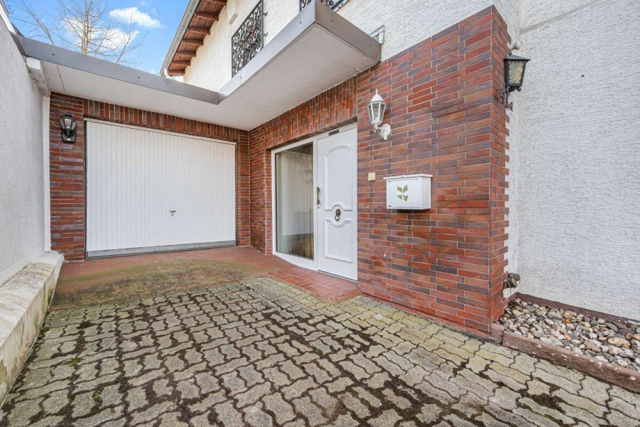 Haupteingang mit Garage Reiheneckhaus Hagen