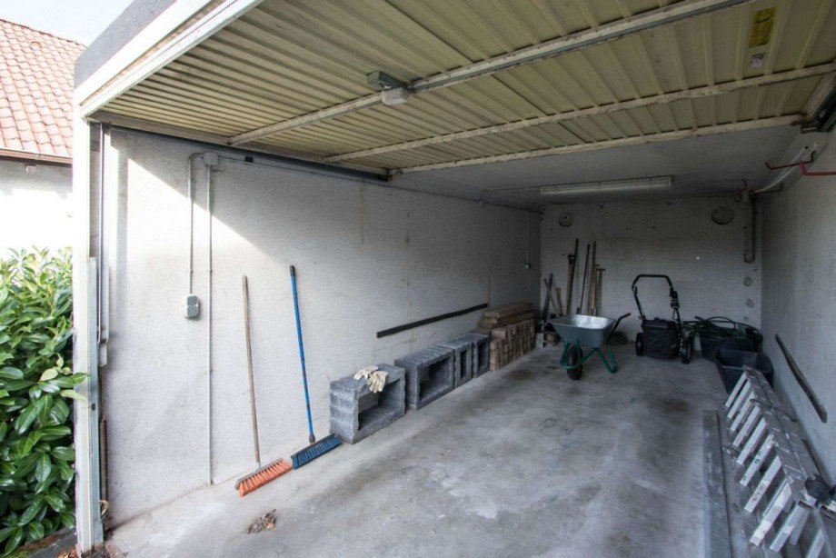 Ihre Garage mit langer Zufahrt Einfamilienhaus Wetter