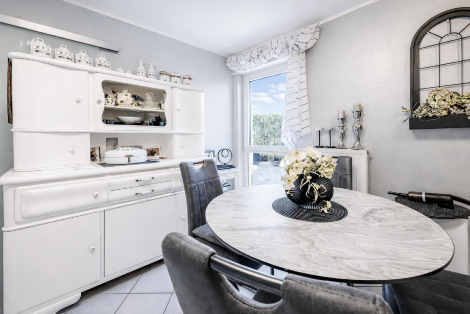 Essbereich in der K�che mit Buffet Terrassenwohnung Wetter (Ruhr)