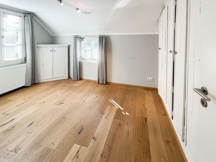 Zimmer 1 im DG Einfamilienhaus Wetter