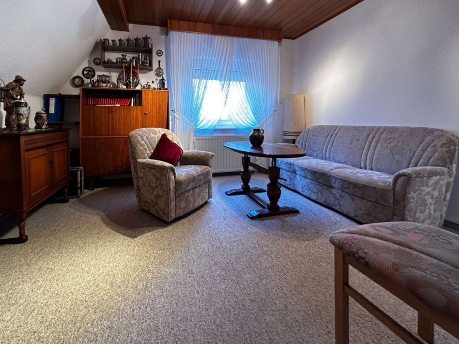 Zimmer 1 im DG Einfamilienhaus Wetter