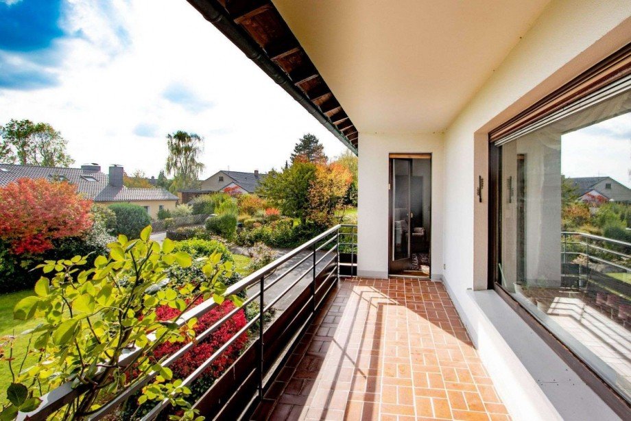Sonnenbalkon der Hauptwohnung Einfamilienhaus Wetter