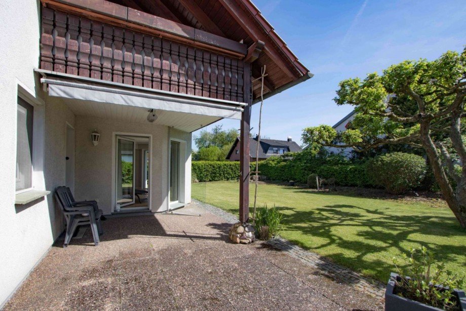die Terrasse und Sicht auf die Einfamilienhaus Bad Sassendorf