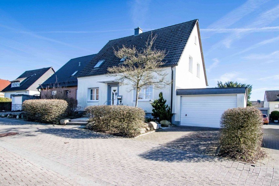 Die Eingangsseite Doppelhaush�lfte Breckerfeld