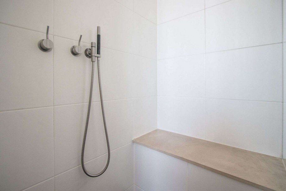 Sitzbereich in der Dusche Mehrfamilienhaus Wetter