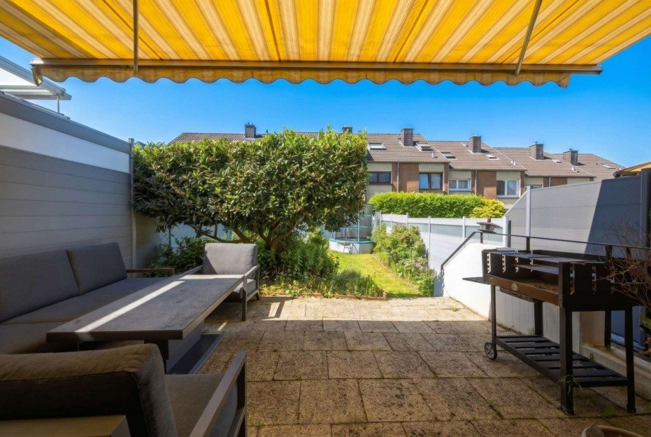 Terrasse mit Markise Reihenmittelhaus Hagen