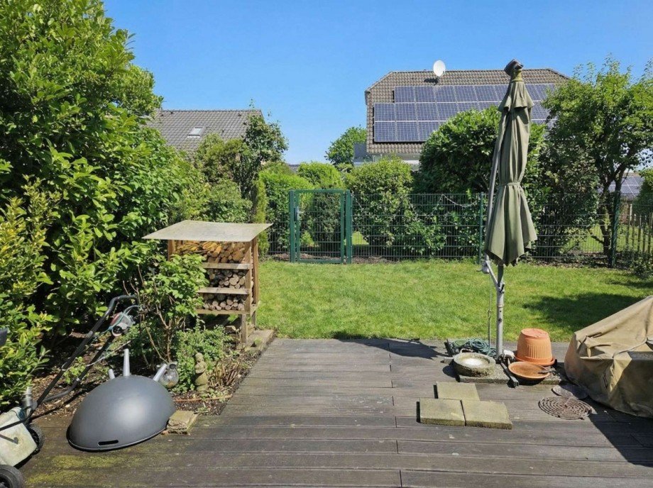 Garten und Terrasse Doppelhaush�lfte Wetter (Ruhr)