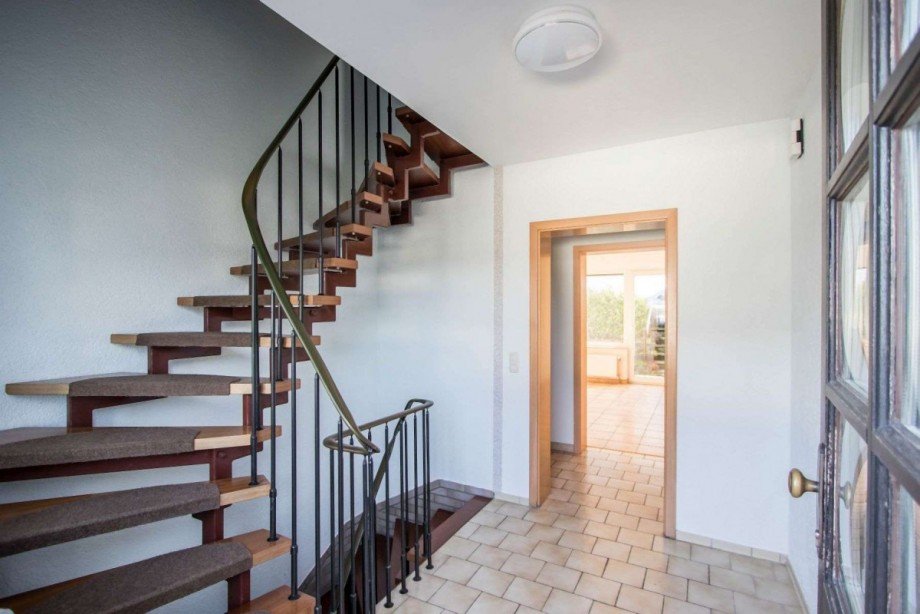 Sicht auf die Diele im EG Einfamilienhaus Wetter