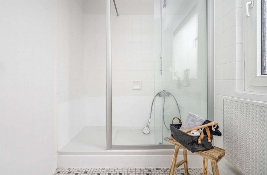 Das Bad mit Dusche Reihenmittelhaus Dortmund