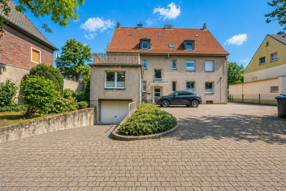 Weitere Stellpl�tze im Hof Mehrfamilienhaus Herten