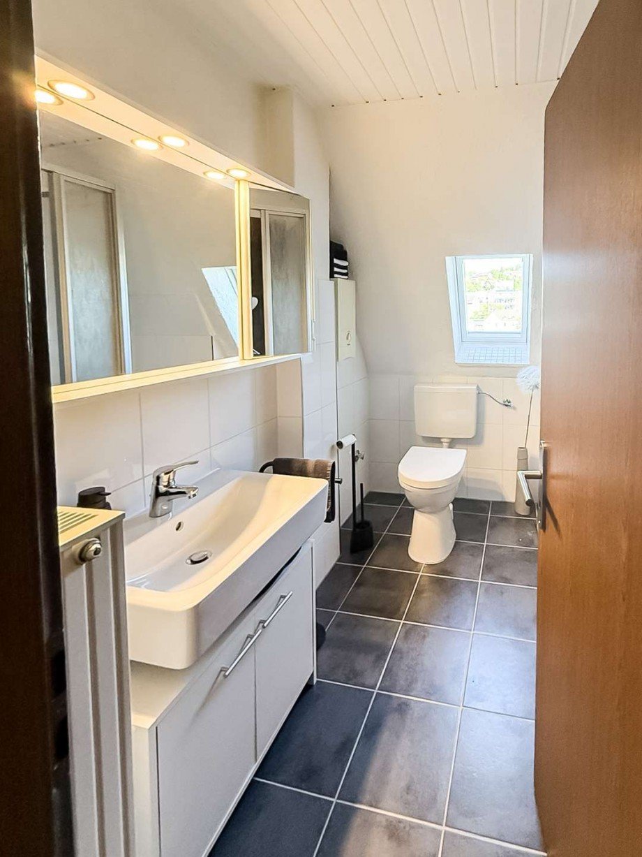 Badezimmer Dachgeschosswohnung Wetter
