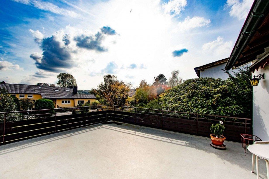 zur sonnigen 35qm Dachterrasse Einfamilienhaus Wetter