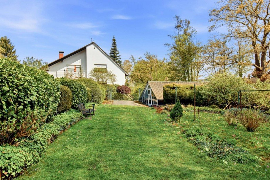 Vorgarten mit Baufenster Villa Wetter (Ruhr)