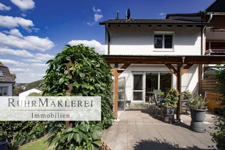 Junges Reihendhaus Gevelsberg Reiheneckhaus VERKAUFT! Reihenendhaus mit Doppelcarport in Panoramalage am Rande der Innenstadt!
