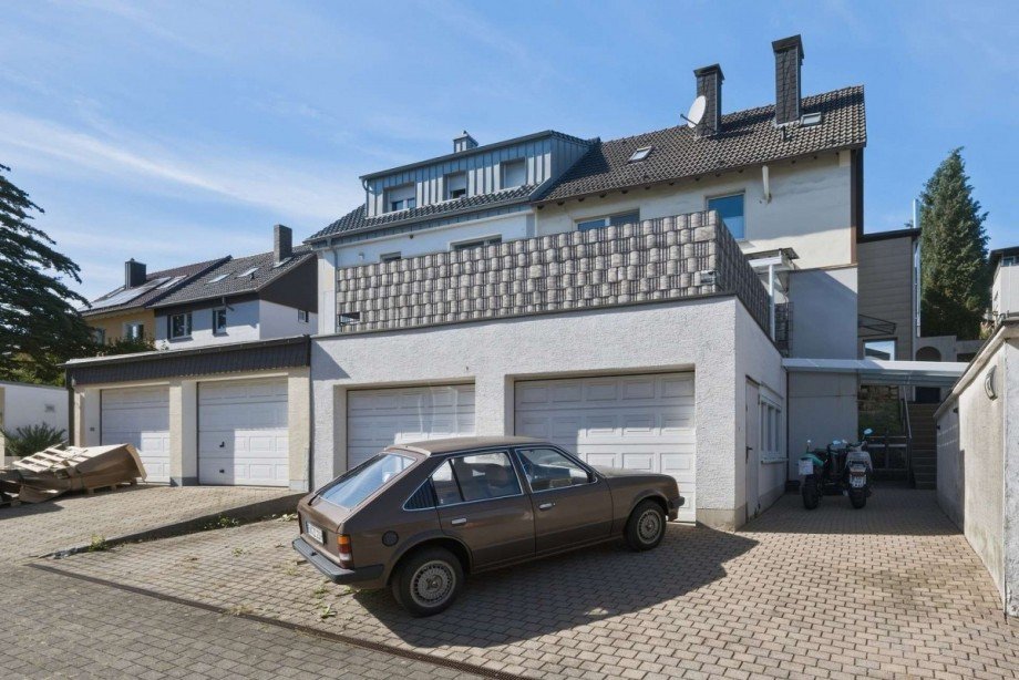Hausansicht mit Doppelgarage Terrassenwohnung Wetter (Ruhr)