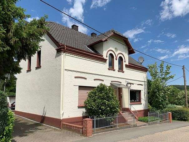 Stra�enansicht des Hauses Mehrfamilienhaus Wetter