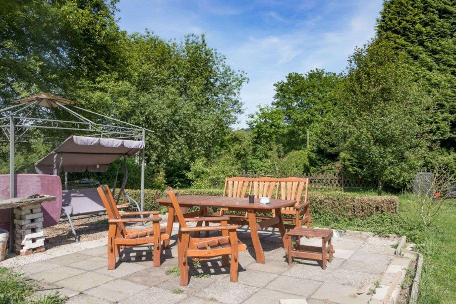 Terrasse derzeit f�r das EG Mehrfamilienhaus Wetter