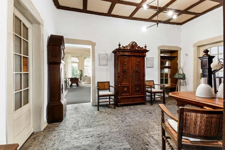 Gro�e Diele im EG Villa Wetter (Ruhr)