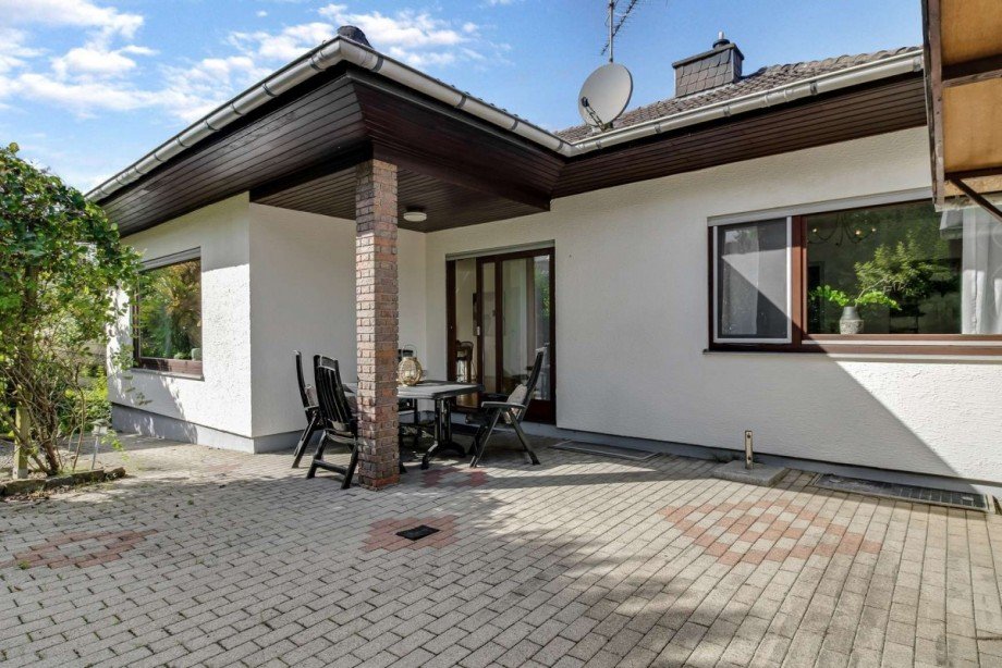 Teilansicht der Terrasse Einfamilienhaus Wetter
