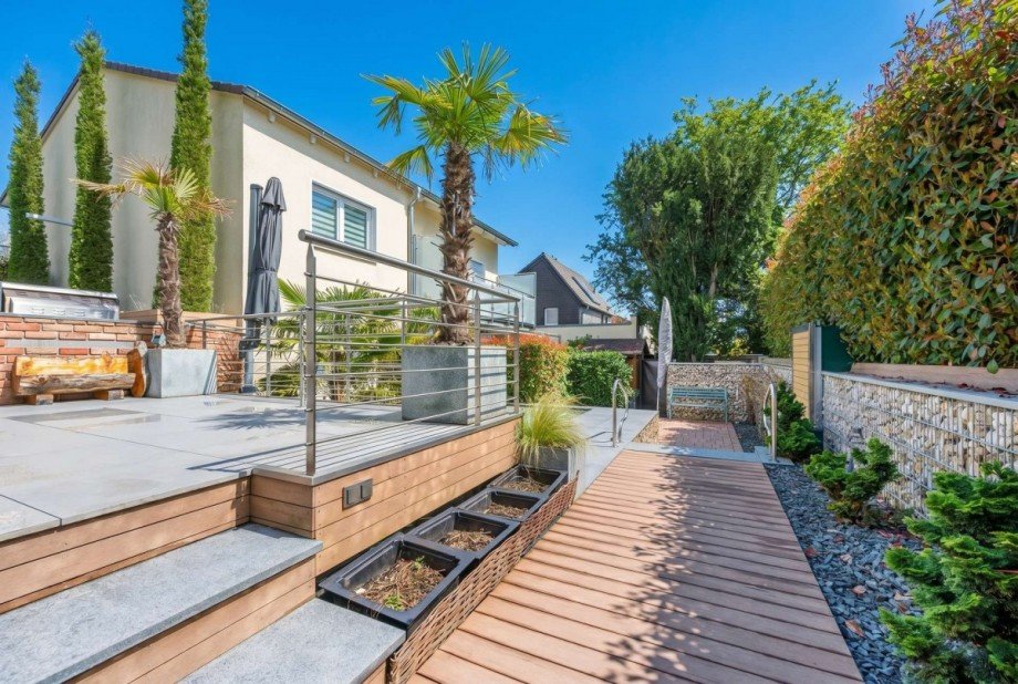 Stilvolle Poolzuwegung Haus Frechen