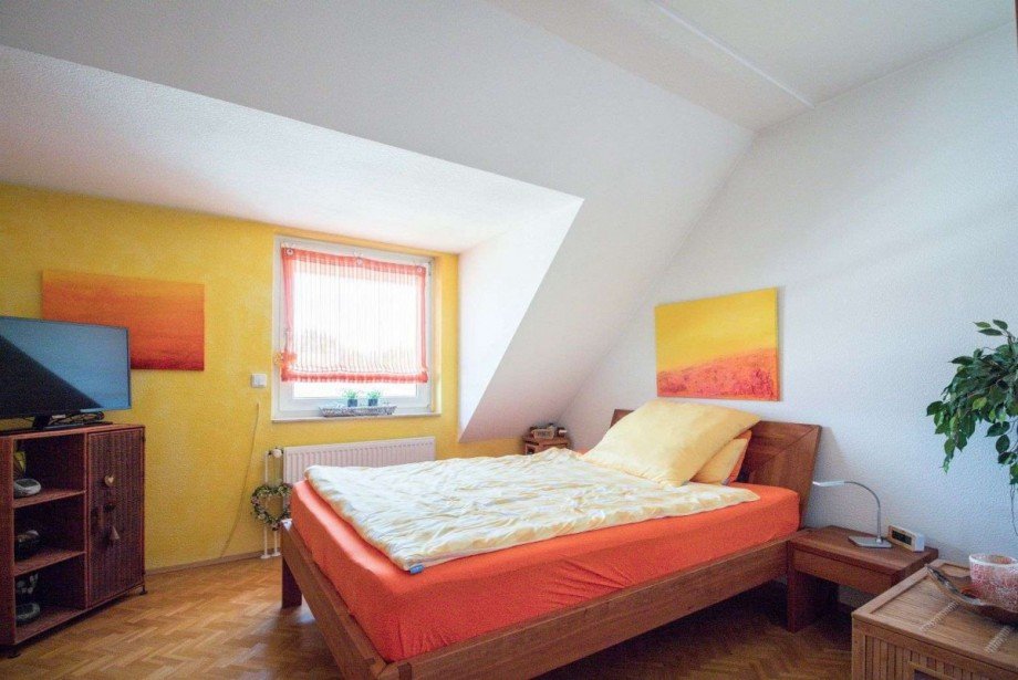 Das Schlafzimmer Dachgeschosswohnung Bochum