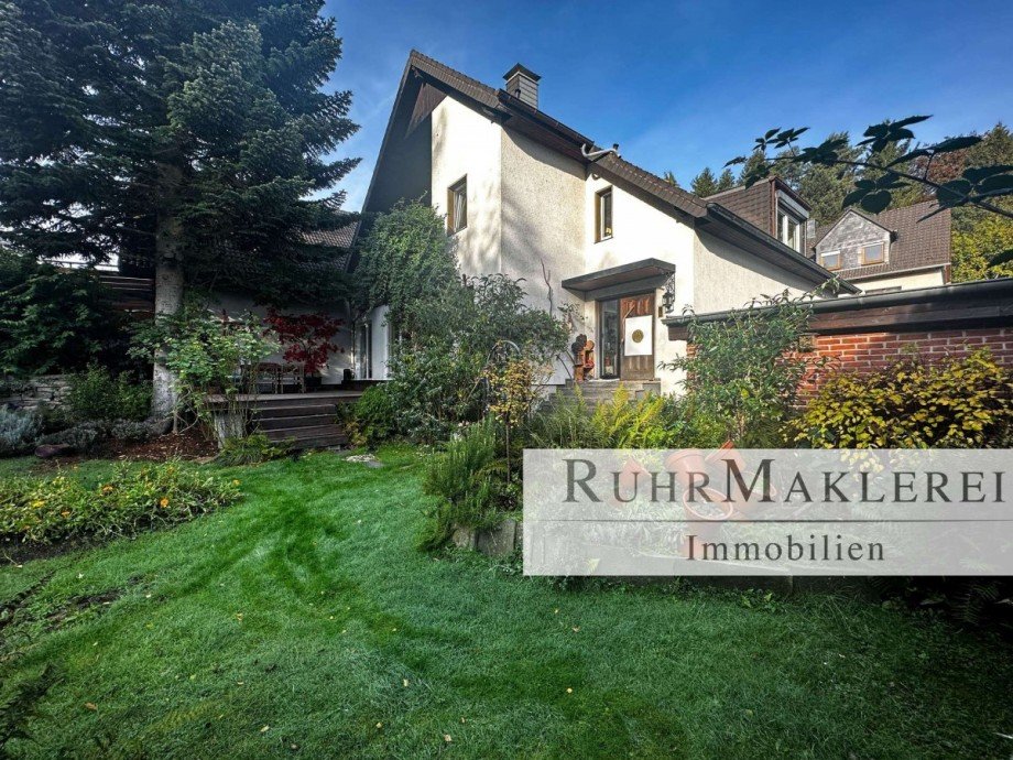 Gartenansicht des sch�nen Haus Einfamilienhaus Wetter