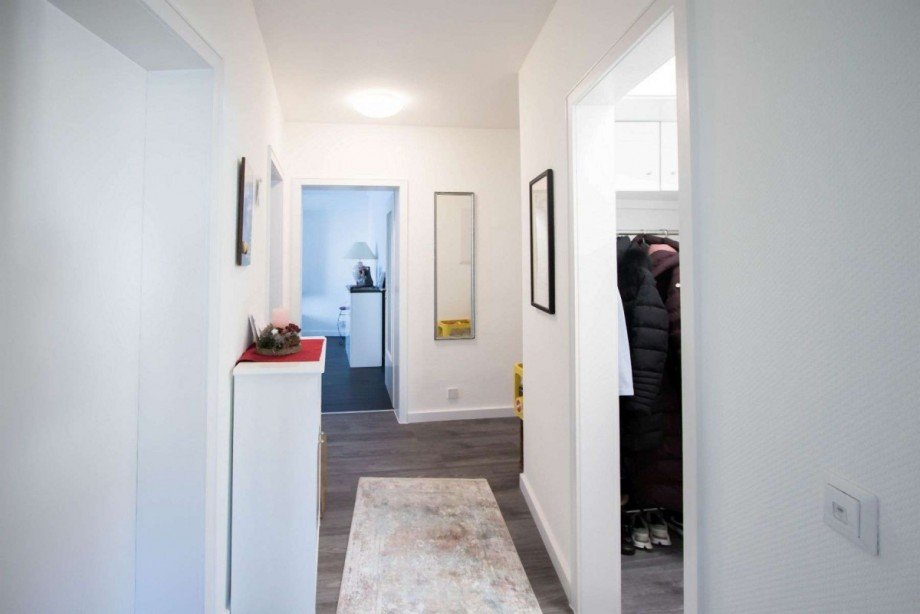 Rechts mit Garderobe und Abste Wohnung Wetter