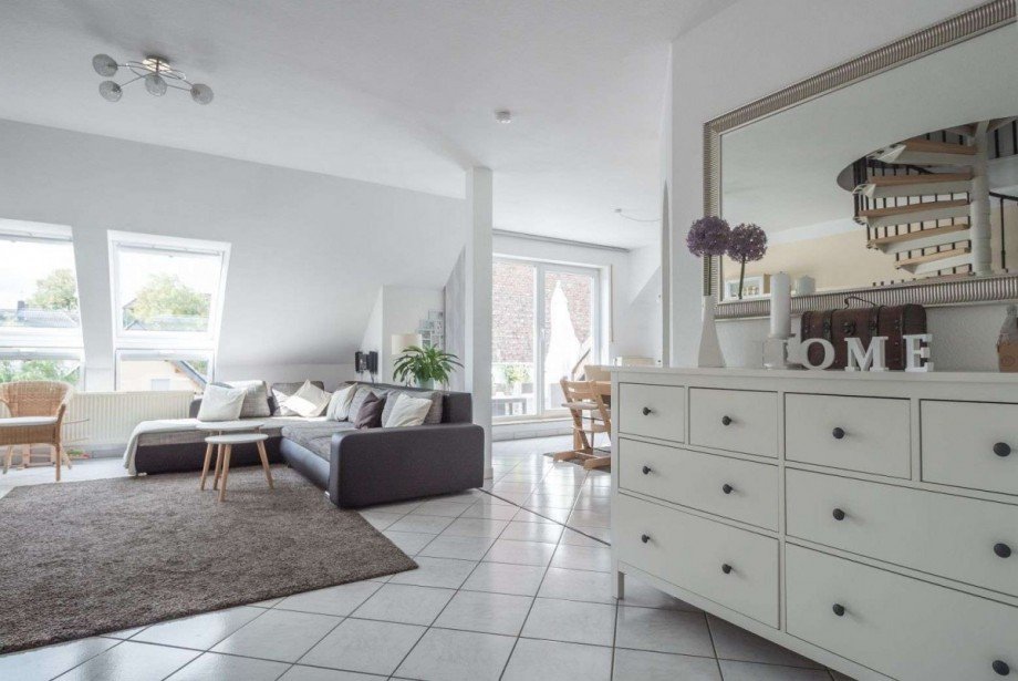 Offen mit viel Tageslicht Maisonettewohnung Wetter