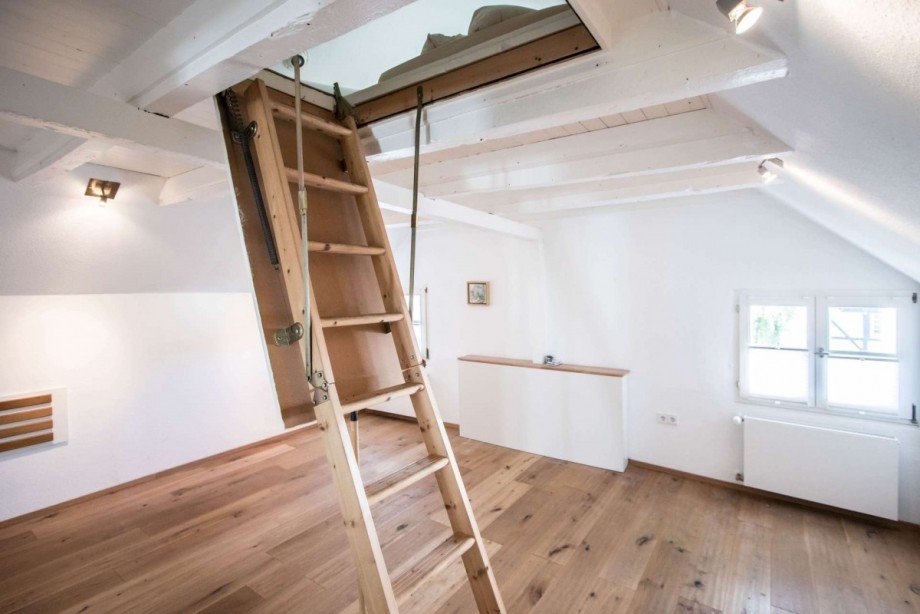 Aufgang zum Spitzboden Einfamilienhaus Wetter